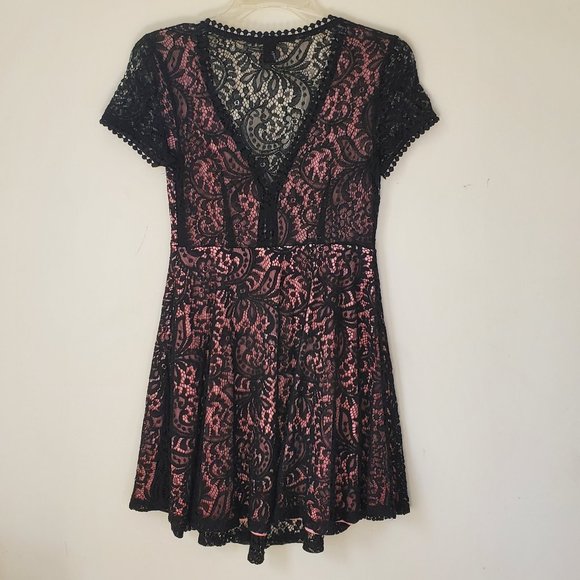 Forever 21 Black & Pink Floral Lace Dress Size Small - Picture 3 of 10
